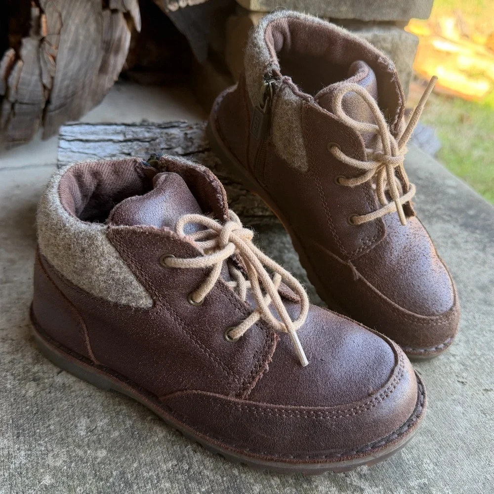 UGG Orin‎ Kids Brown Leather Lace-Up Boots w/shearling lining Sz-12 Toddler.   X